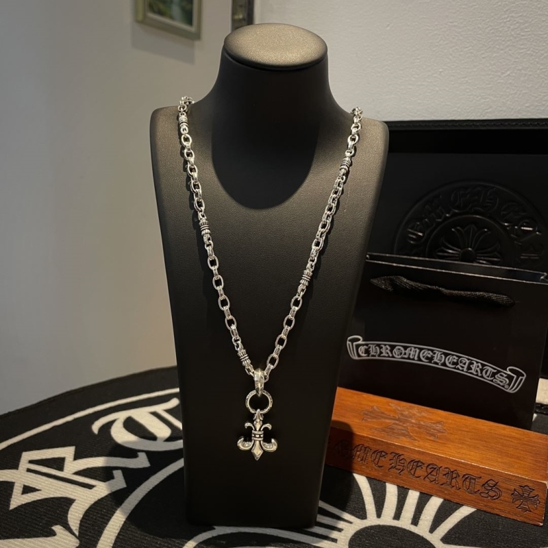 Ch**me He**ts necklaces